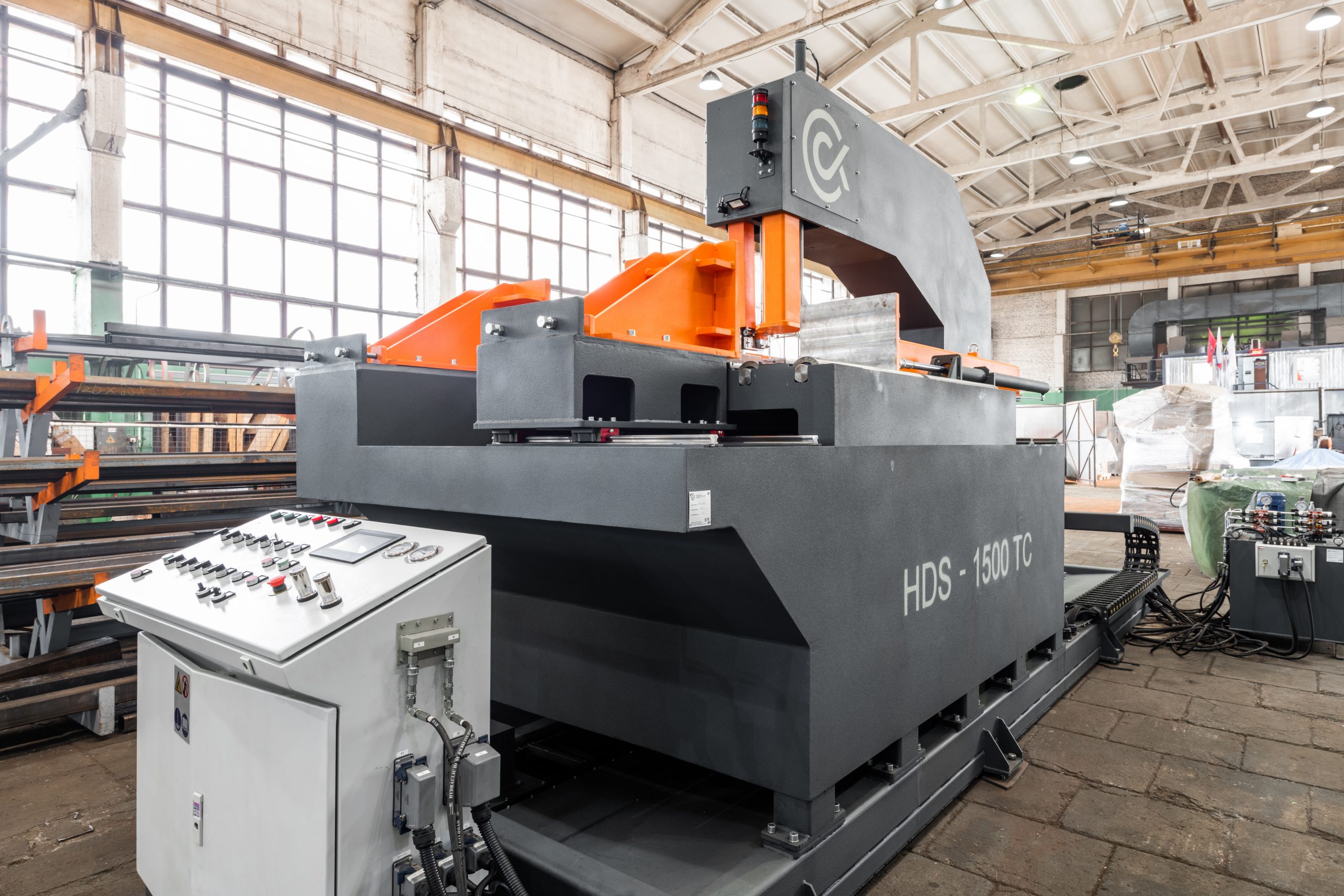 Ленточнопильный станок HDS-1000TC