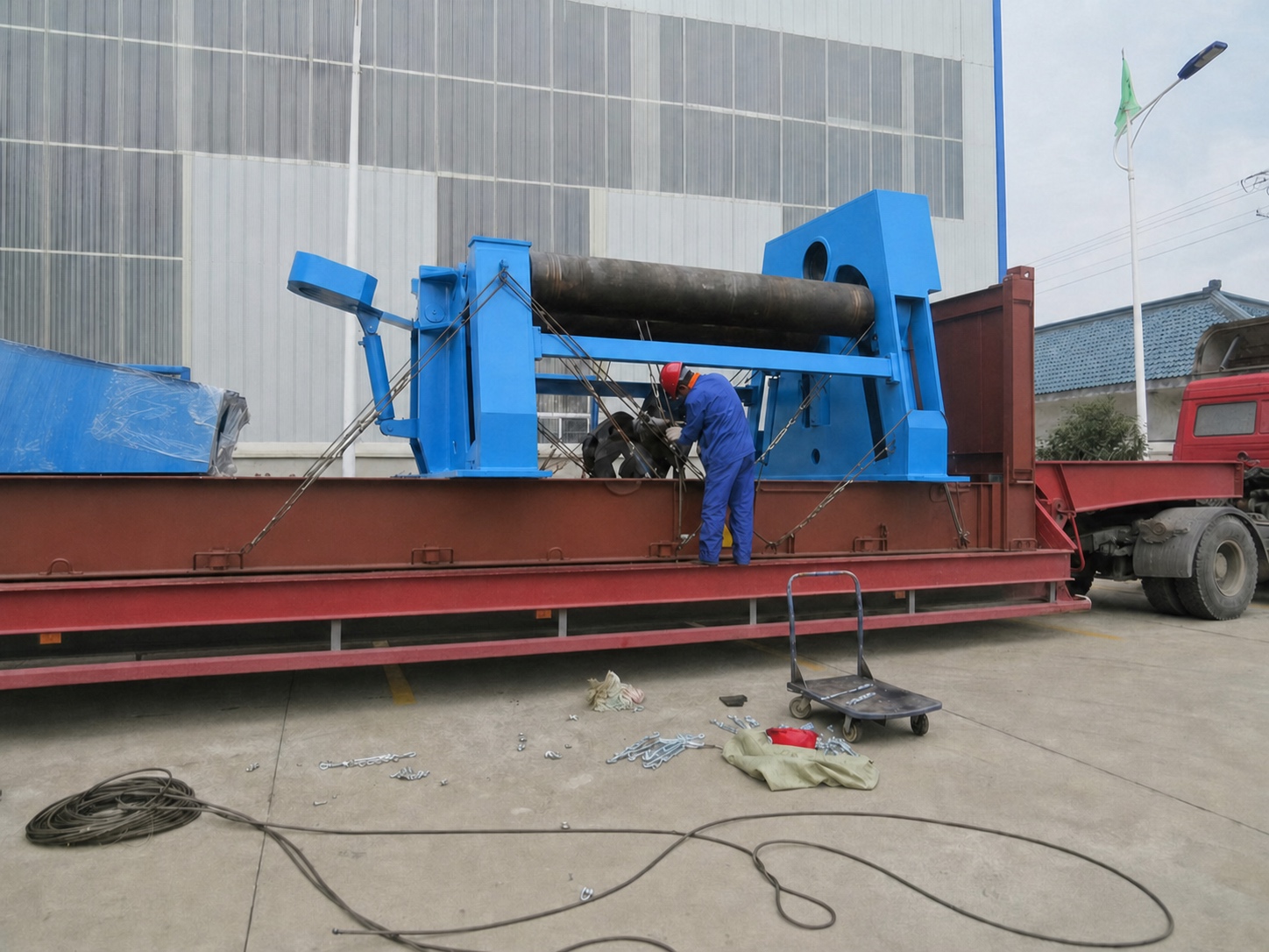 Четырёхвалковые вальцы ROLL W12-25×2000 тяжёлого исполнения