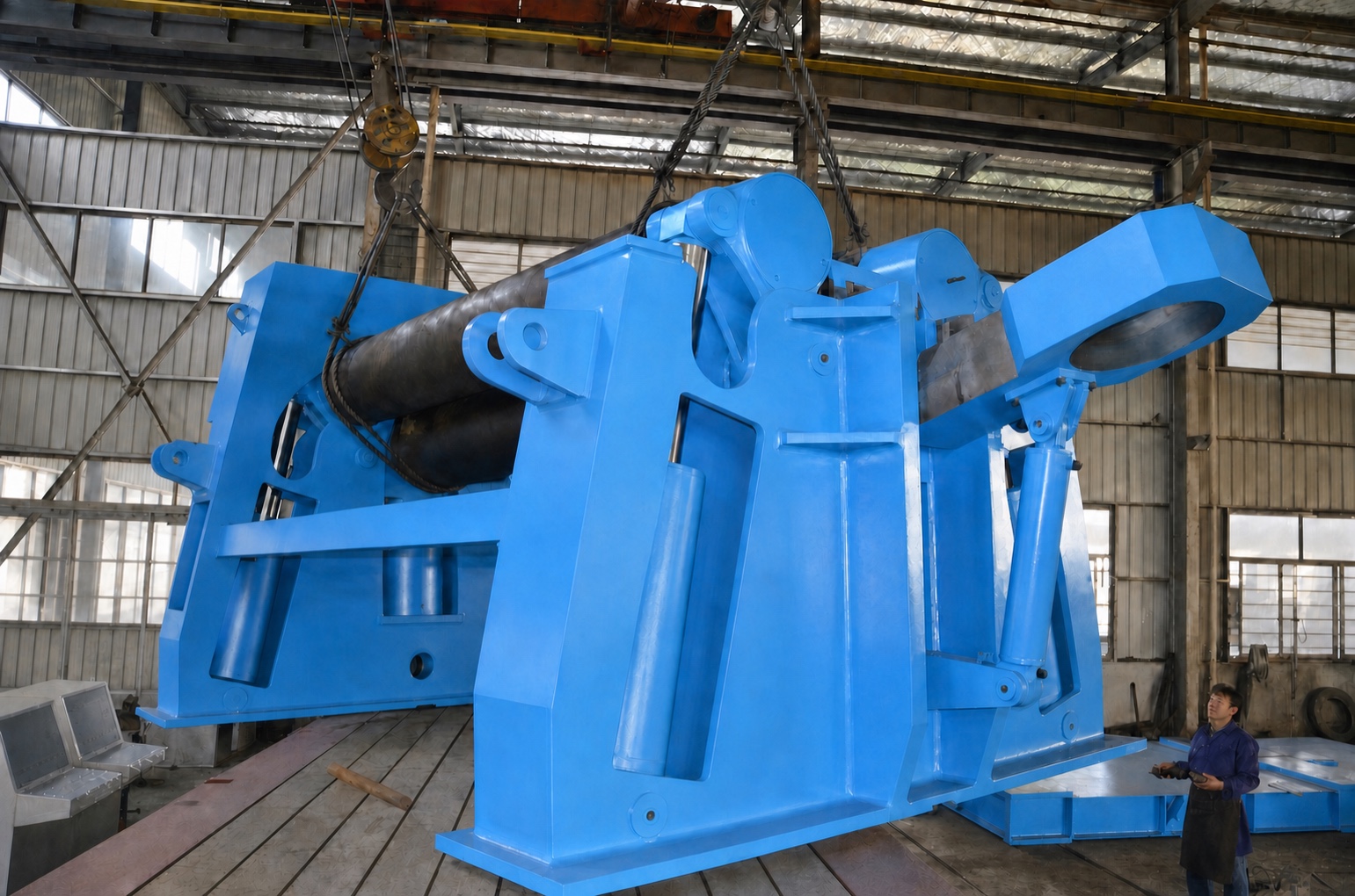 Четырёхвалковые вальцы ROLL W12-25×2000 тяжёлого исполнения