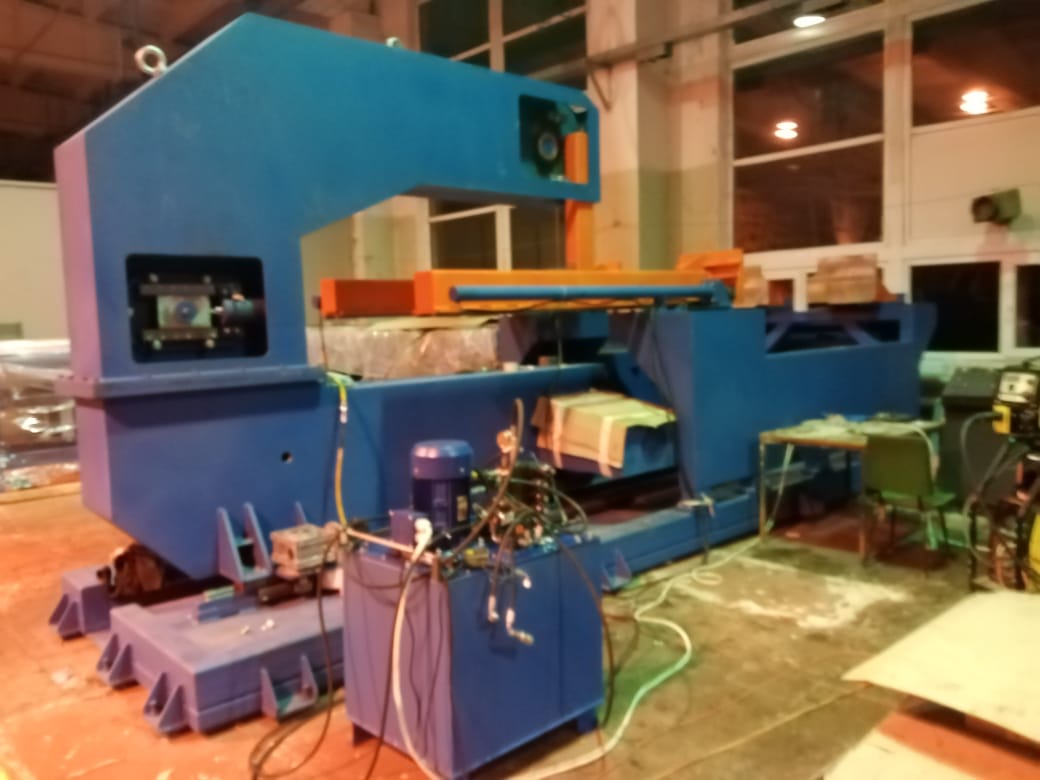 Ленточнопильный станок HDS-1000TC